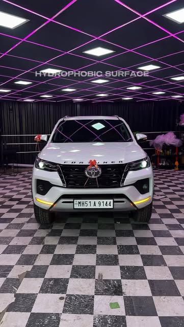 Toyota Fortuner ceramic coating — hydrophobic surface